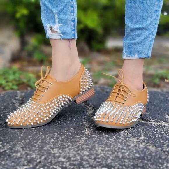 Shoes - Tan Women’s Oxford Shoes Faux Leather Lace Up Silver Studs Flat